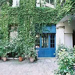 Apartment Place Des Vosges